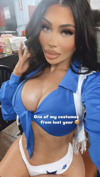 Full leaked Amiradoll private photo