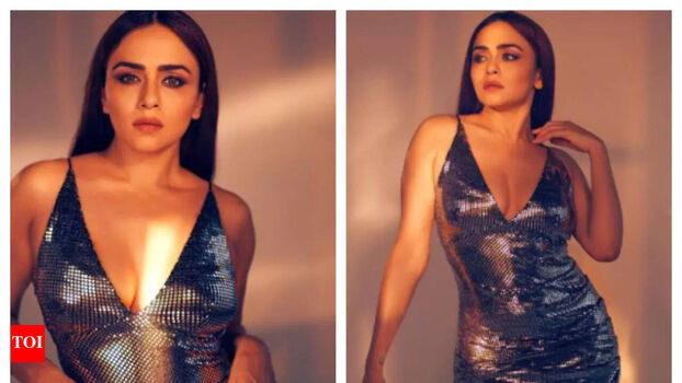 Full leaked Amruta khanvilkar private photo