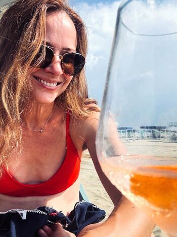 Full leaked Amy acker private photo