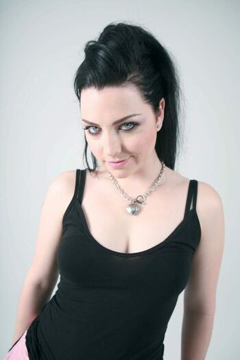 Full leaked Amy lee page private photo
