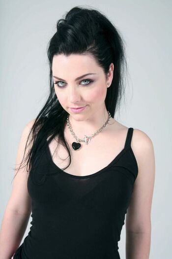 Full leaked Amy lee page private photo