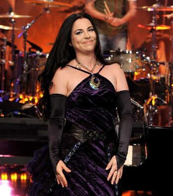 Full leaked Amy lee private photo
