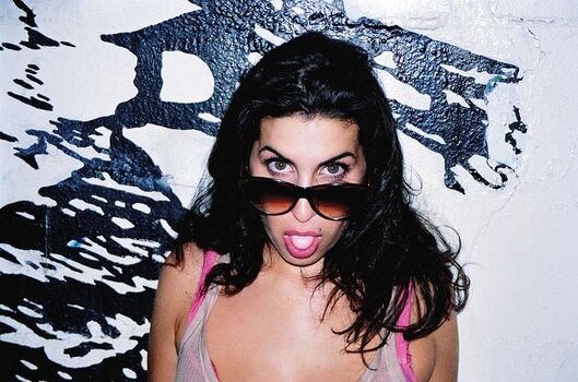 Full leaked Amy wine private photo