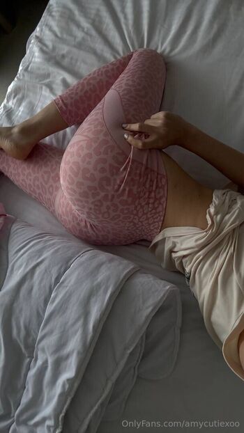 Full leaked Amycutiexoo private photo
