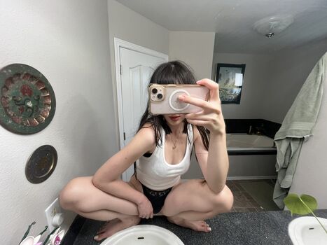 Full leaked Amylouisev private photo