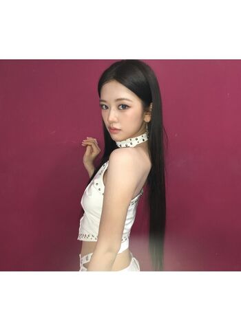 Full leaked An yujin page private photo