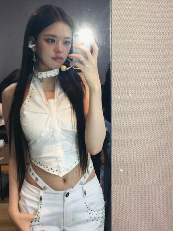 Full leaked An yujin page private photo