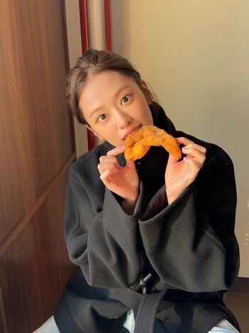 Full leaked An yujin private photo