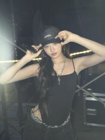 Full leaked An yujin page private photo