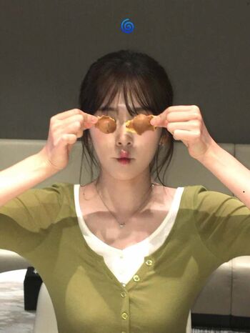 An Yujin 안유진 |