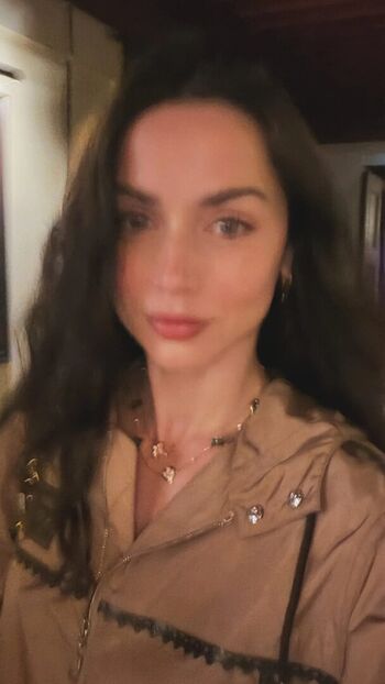 Full leaked Ana de armas private photo