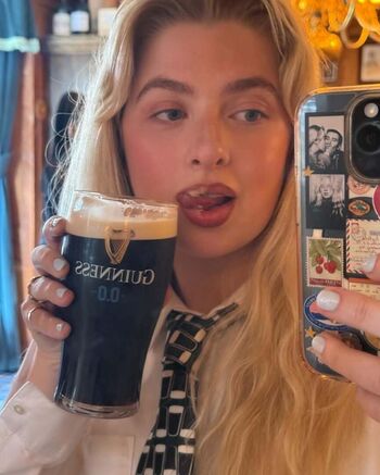 Full leaked Anais gallagher private photo