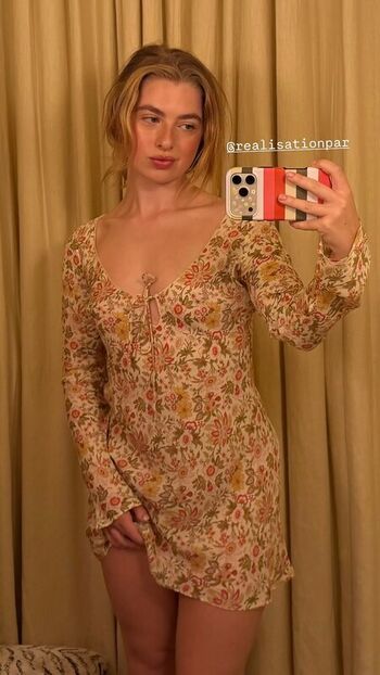 Full leaked Anais gallagher private photo