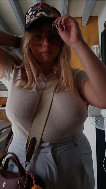 Full leaked Anais private photo