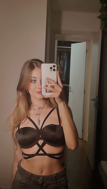 Full leaked Ananda morais private photo