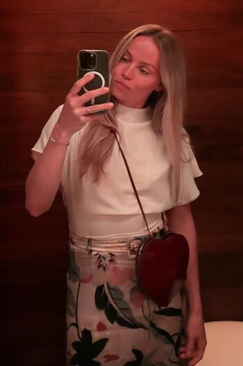 Full leaked Andrea rooth private photo