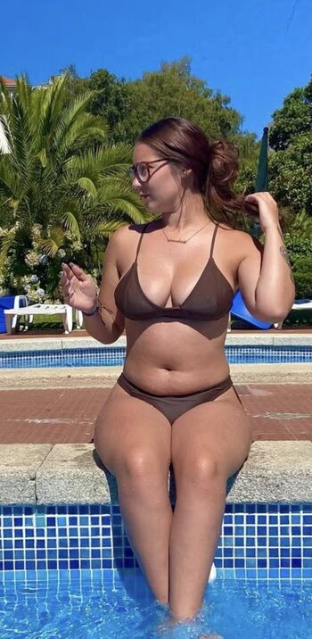 Full leaked Andrea private photo