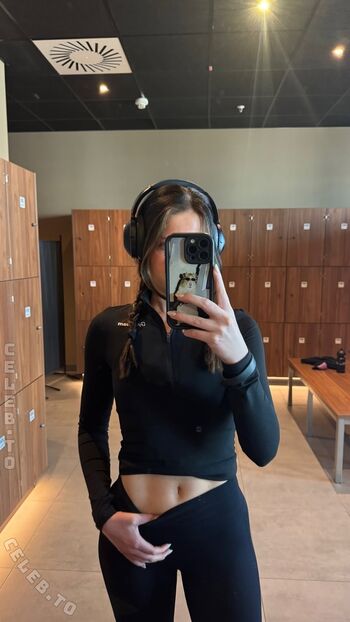 Full leaked Anica zimmermann private photo