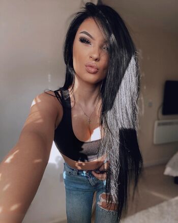 Full leaked Anitkova private photo