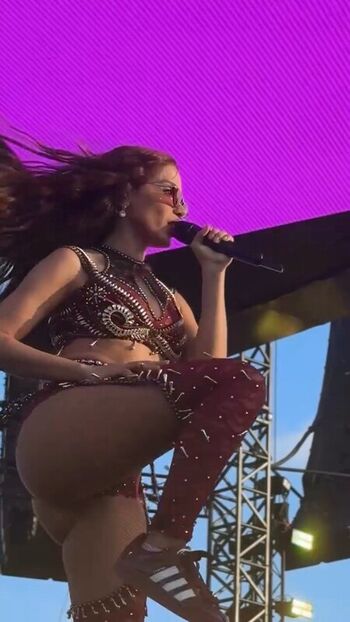 Full leaked Anitta private photo