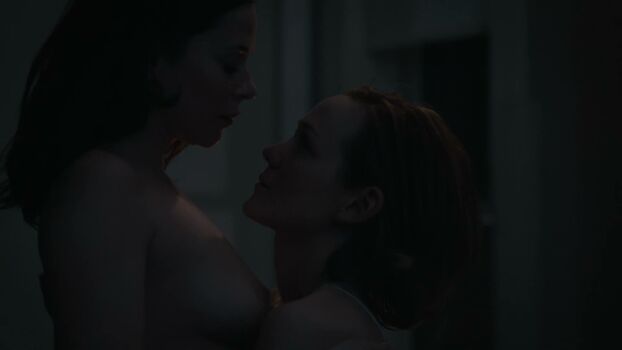 Full leaked Anna friel private photo