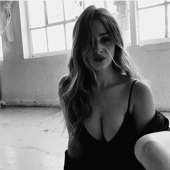 Full leaked Anna van patten private photo