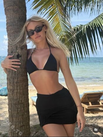 Full leaked Annaauroraegger private photo