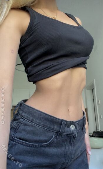 Full leaked Annaauroraegger private photo
