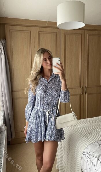 Full leaked Annabelle disley private photo