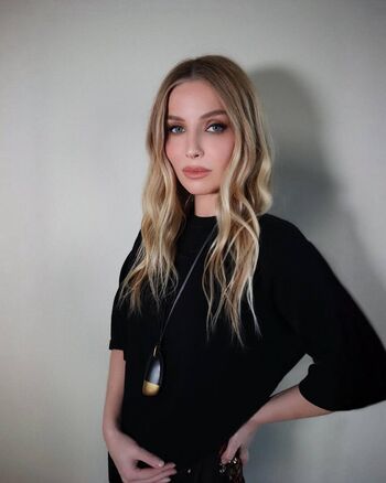 Full leaked Annabelle wallis private photo