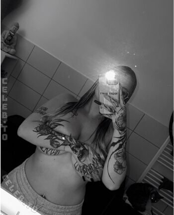 Full leaked Annalenaaa private photo