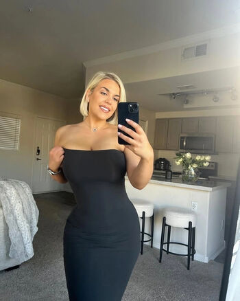 Full leaked Annamaloney private photo