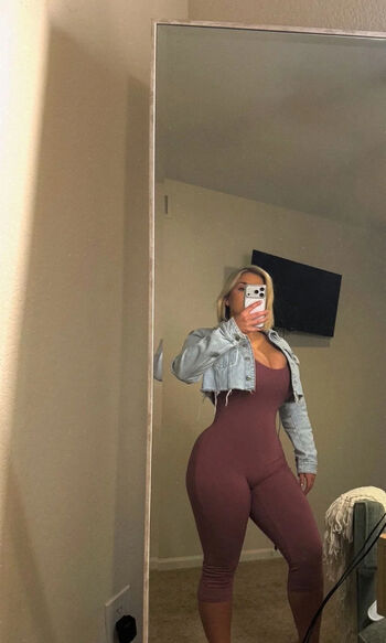 Full leaked Annamaloney private photo