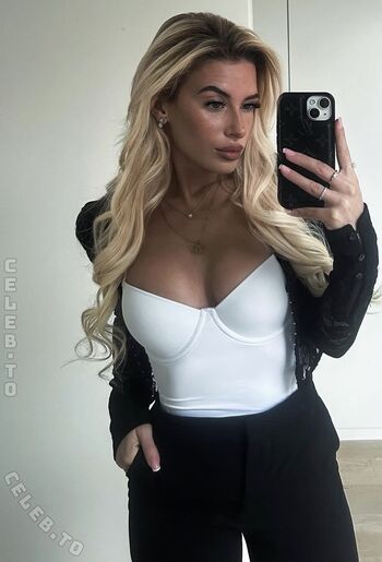Full leaked Annamhfm private photo