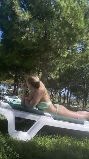 Full leaked Annaneubrt private photo