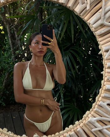 Full leaked Anne ale page private photo