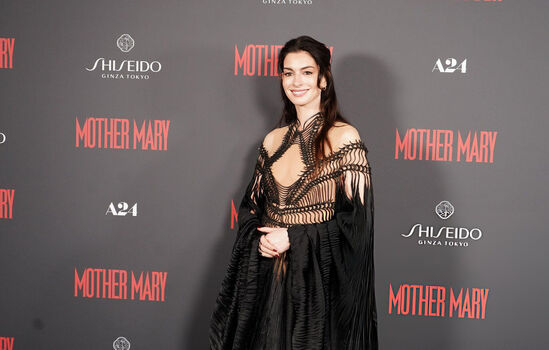 Full leaked Anne hathaway page private photo