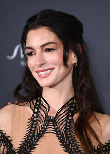 Full leaked Anne hathaway page private photo