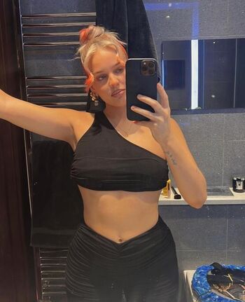 Full leaked Annemarie private photo