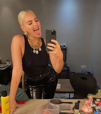 Full leaked Annemarie private photo