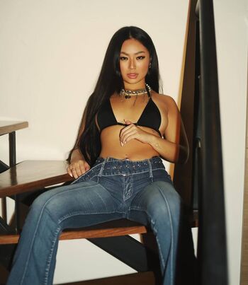 Annie Hikari