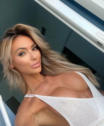 Full leaked Anniek van private photo