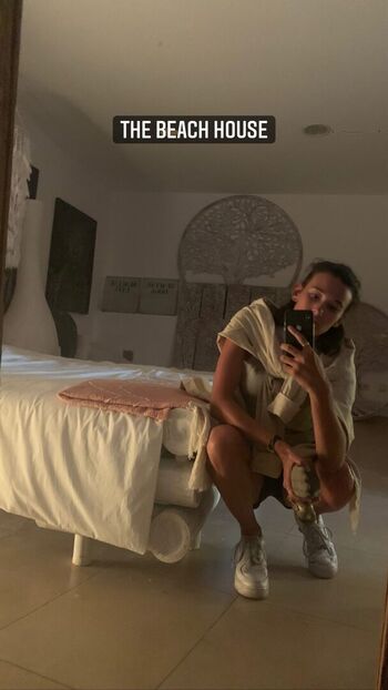 Full leaked Annieplaysguitar private photo