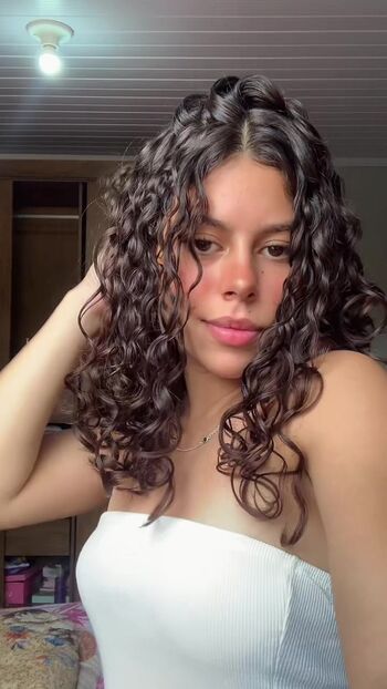 Full leaked Anny karollyne private photo