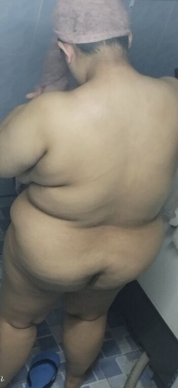 Full leaked Anouk busty private photo