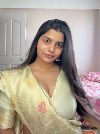 Full leaked Anushka deokate page private photo