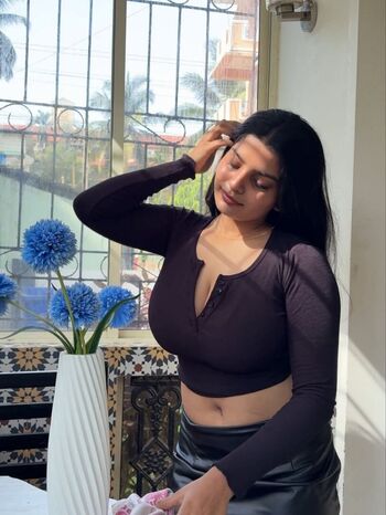Full leaked Anushka deokate page private photo