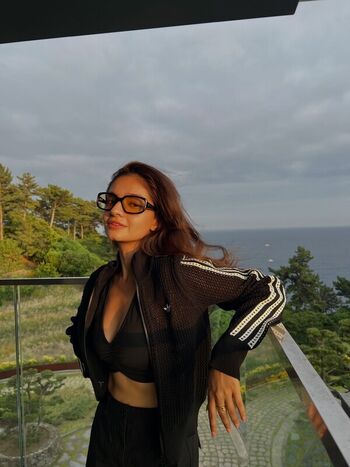 Full leaked Anushka sen private photo