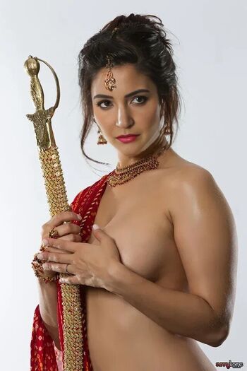 Full leaked Anushka sharma private photo