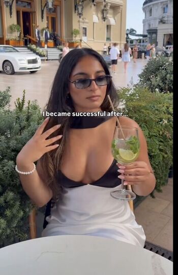 Full leaked Anushka sum private photo